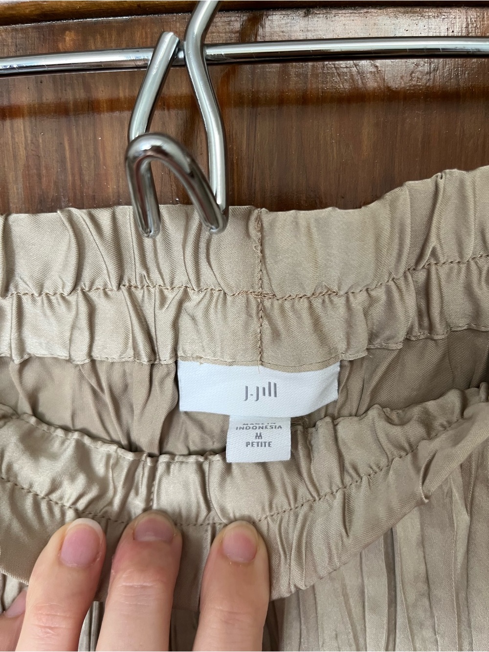 SET- Sleeveless Crinkle Wide-Leg Pants and Tunic Tank in Light Beige - Picture 6 of 6